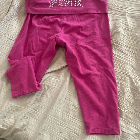 PINK Victoria's Secret Hot Pink Leggings (Capri) - Picture 5 of 7